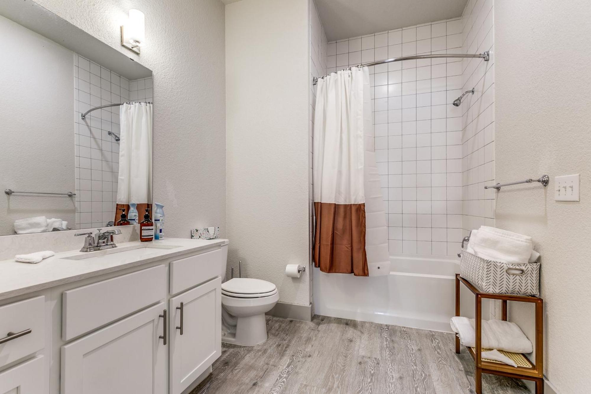 Lush Downtown Condo On Riverwalk W King Ste, Free Parking, Pet Friendly, Centrally Located On Riverwalk San Antonio Eksteriør bilde