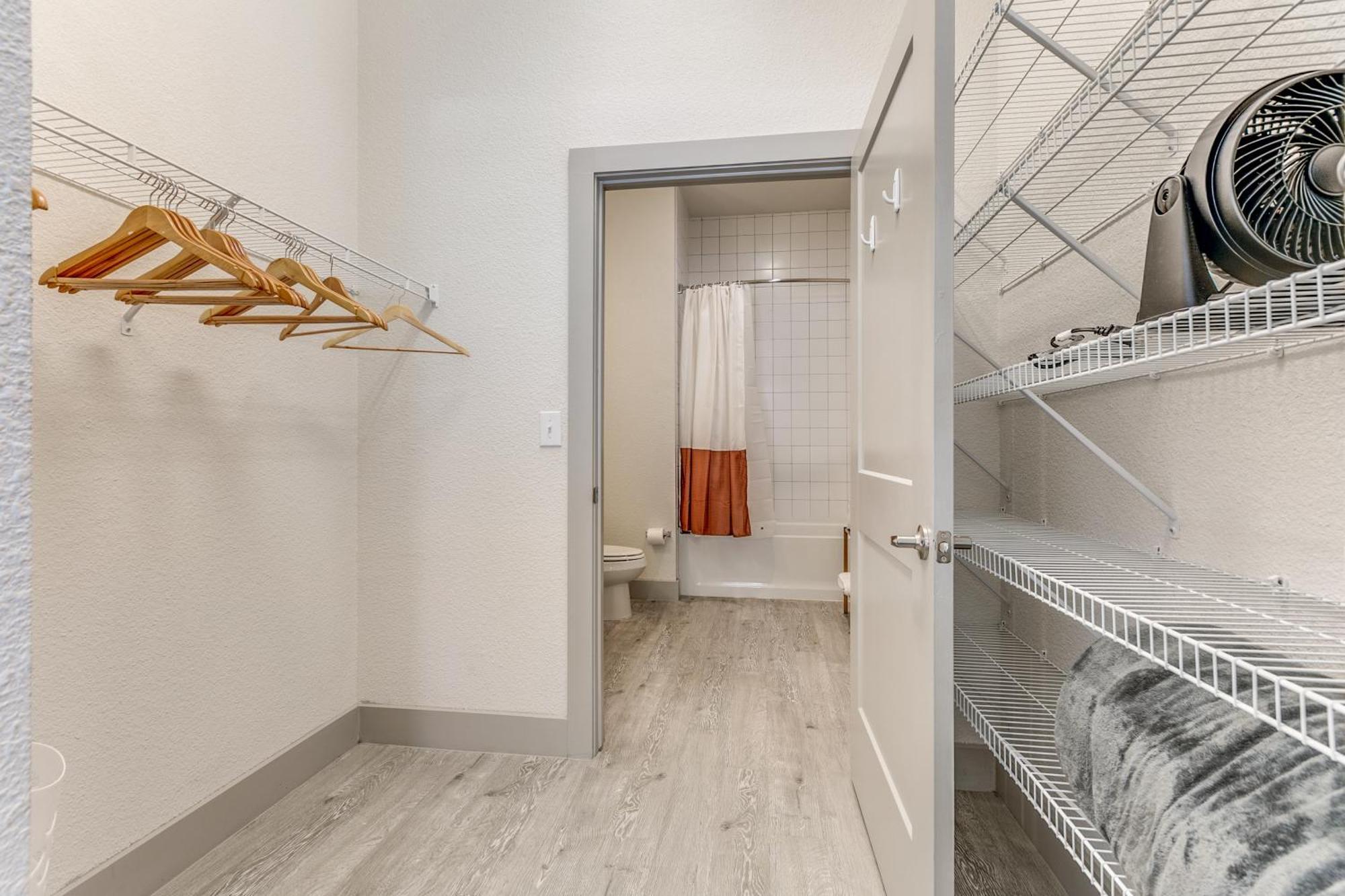 Lush Downtown Condo On Riverwalk W King Ste, Free Parking, Pet Friendly, Centrally Located On Riverwalk San Antonio Eksteriør bilde