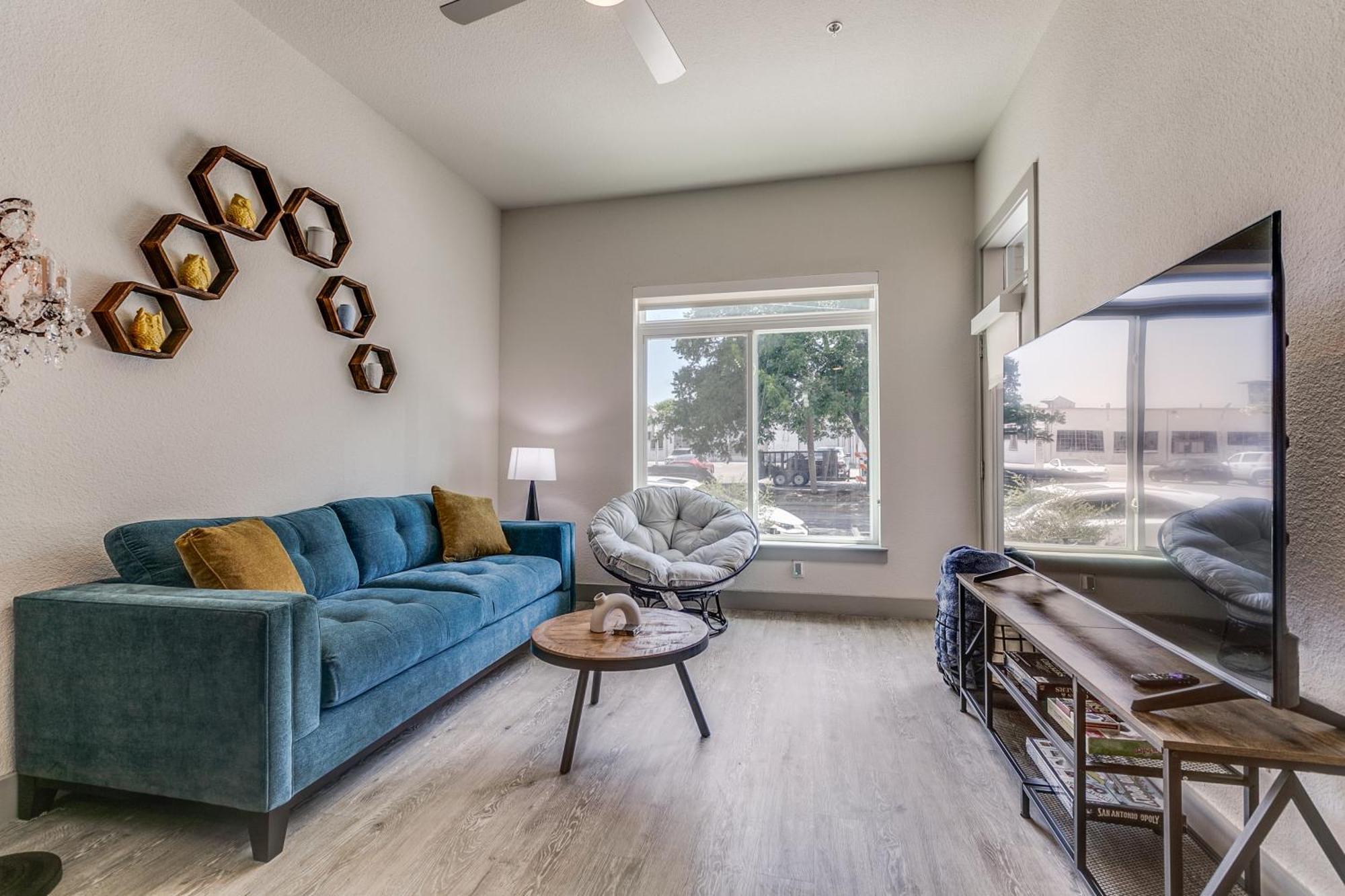 Lush Downtown Condo On Riverwalk W King Ste, Free Parking, Pet Friendly, Centrally Located On Riverwalk San Antonio Eksteriør bilde