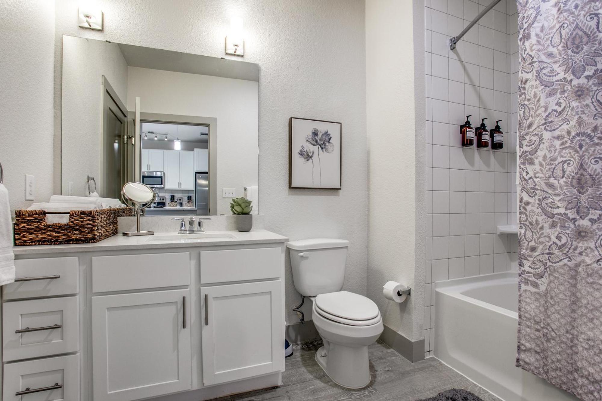 Lush Downtown Condo On Riverwalk W King Ste, Free Parking, Pet Friendly, Centrally Located On Riverwalk San Antonio Eksteriør bilde